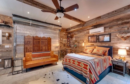 Austin House | Sunset Summit - VIEWS Perfect Couples Retreat!