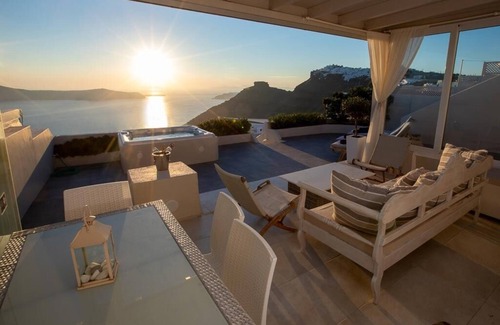 Firostefani Villa | Sunset View Villa Santorini - 3 Bedroom Villa & Private Jacuzzi