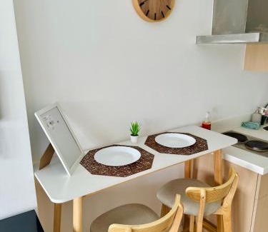 Matandang Balara Apartment | Sunset View with Free Pool Access