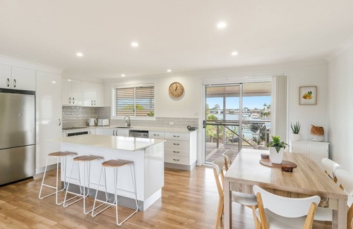 Yamba House | Sunset Waters | Waterfront with Pool