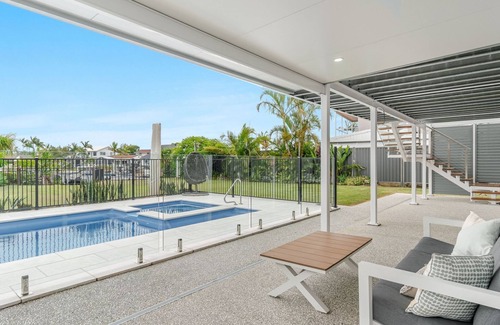 Yamba House | Sunset Waters | Waterfront with Pool