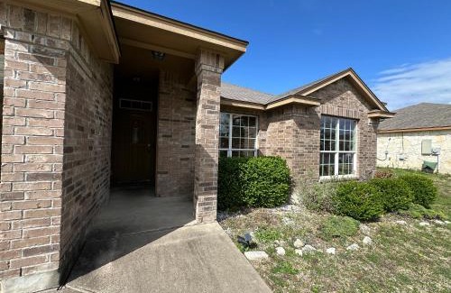 Killeen Apartment | Sunset Zen Space