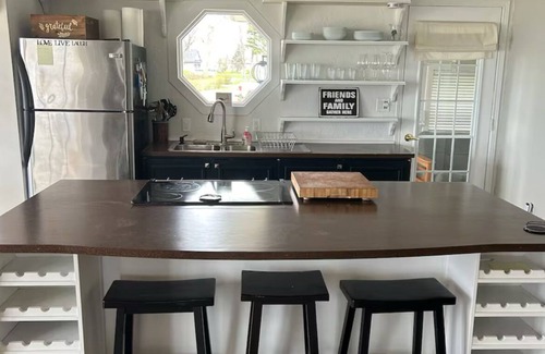 Dunnville Cottage | Sunsets and Fires