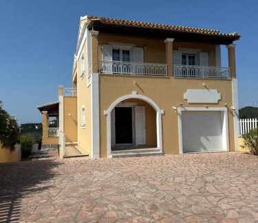 Arillas Villa | Sunsets and large pool in comfy Villa Avra Arillas