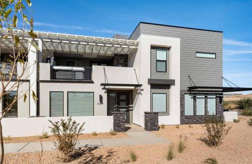 St. George House | Sunsets and Sandcastles townhouse