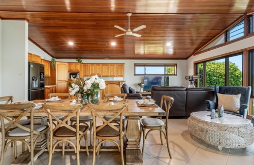 Yamba House | Sunsets at 101 | Pet Friendly Waterfront