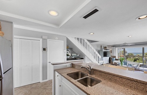 Boca Grande Condo | Sunsets at Sundown Colony ~ beachfront 2/2.5 condo with community pool