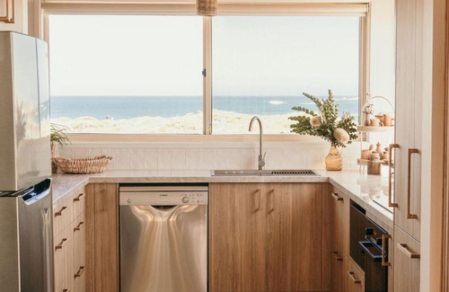 Peterborough House | Sunsets on Martyrs Coastal Luxury Beach House Peterborough