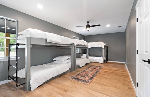 China Spring Bed & Breakfast | Sunsets Over Texas, Luxury Country Stay