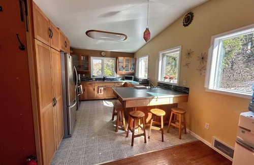 Sunshine Coast House | Sunshine Acre Falls,a charming 2 bedroom home near welcoming Madeira Park.