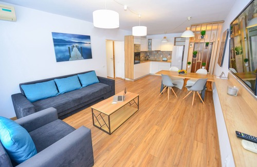 Bucharest City-Centre House | Sunshine Apartment - Cismigiu Gardens