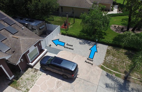 Spring Hill House | Sunshine Camper-RV, Beautiful & Cozy- Quiet Area