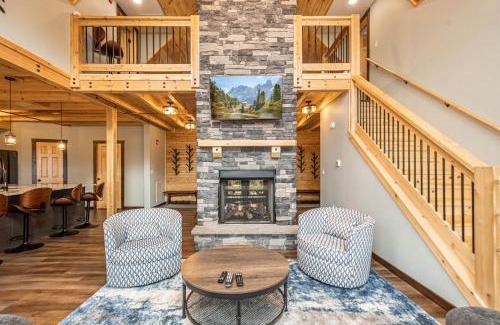 McHenry House | Sunshine Chalet