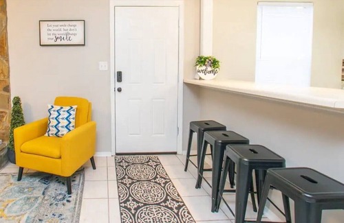 Ferry Pass House | Sunshine Chic at Shoal Creek in North Pensacola