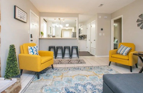 Ferry Pass House | Sunshine Chic at Shoal Creek in North Pensacola