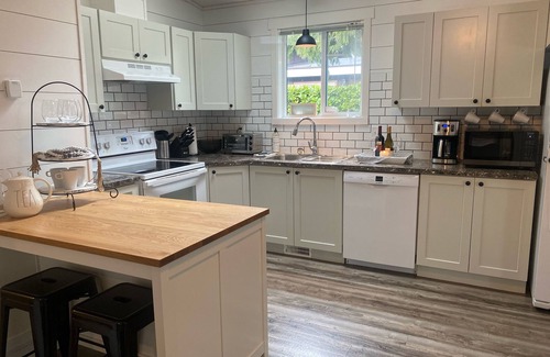 West Sechelt House | Sunshine Coast Summer Rental | boho farmhouse | beaches, hiking, biking trails
