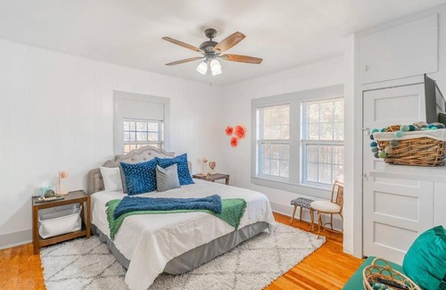 Tobin Hill House | Sunshine Cottage-Cozy Bright Family Home The Pearl