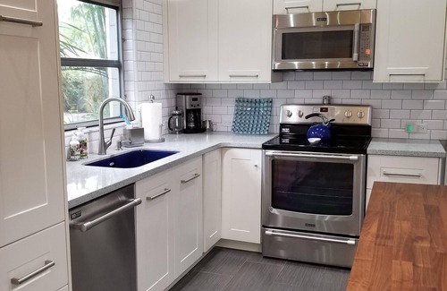 Crescent Heights House | 🌞Sunshine Cottage St Pete🌞-Home away from home!🏖️👙🩴