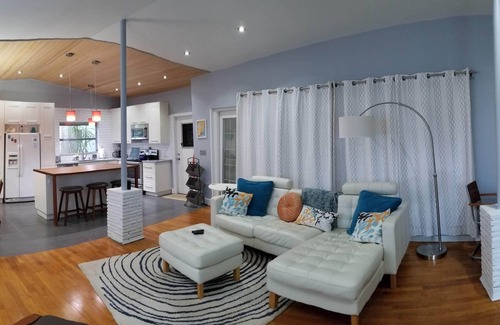 Crescent Heights House | 🌞Sunshine Cottage St Pete🌞-Home away from home!🏖️👙🩴