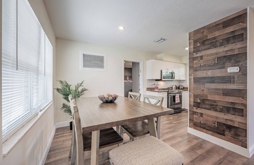 Pinellas Park House | Sunshine Haven. Conveniently located in the <3 of Pinellas County