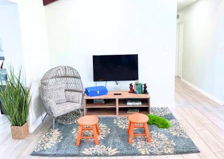 Edgewood Apartment | Sunshine Haven, Poolside Bliss, Disney, Game Room