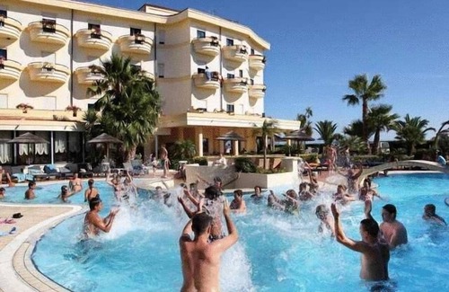 Ricadi Hotel | Sunshine Hotel & Spa