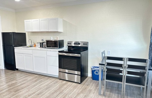 South Venice Hotel | Sunshine Inn & Suites Venice, FL