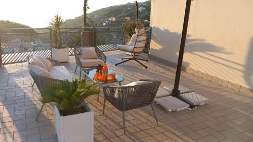 Piazza-Tralia-Pendolo House | Sunshine