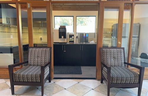 Gibsons Hotel | Sunshine Lodge
