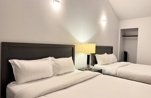 Gibsons Hotel | Sunshine Lodge