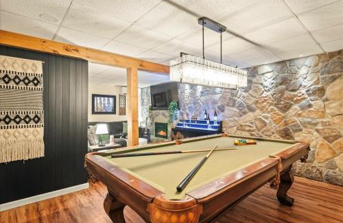 Albrightsville House | Sunshine Pines Sleeps 14 Hot Tub Pool Table Kayaks