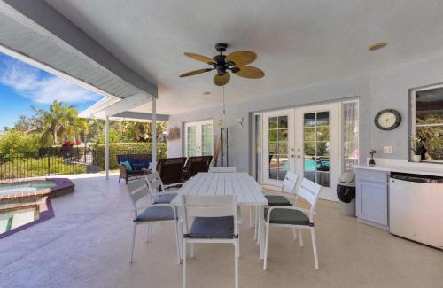 Bradenton House | Sunshine Rays by SkyRun Anna Maria