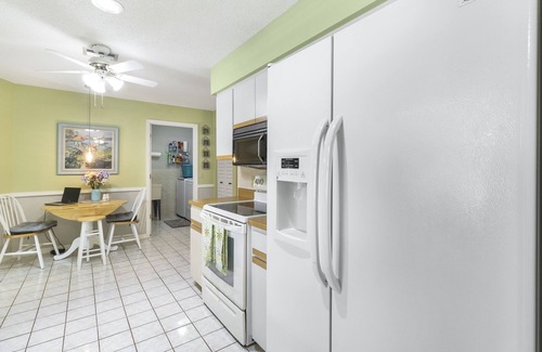 Englewood East House | Sunshine Retreat 3/2 Heated Pool Home