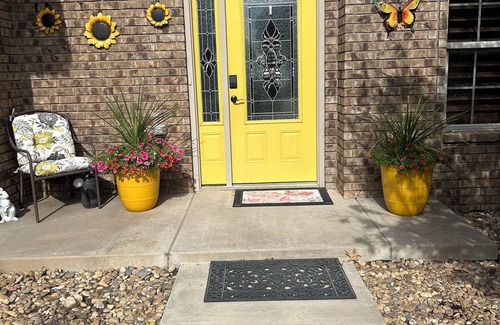 Clovis House | Sunshine Retreat with a game room, 4 bedrooms, and pet friendly.