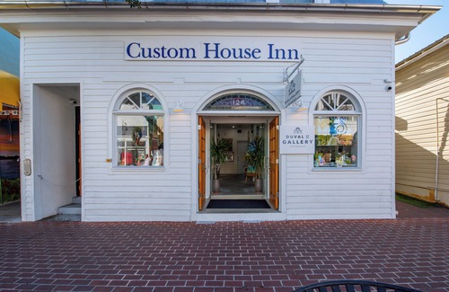 Historic Seaport Apartment | Sunshine State at Custom House Inn | Bright Studio on Duval Street!
