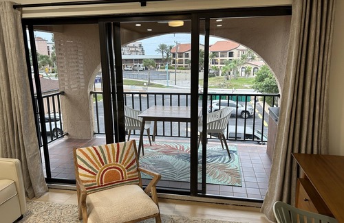 Englewood Condo | Sunshine Swimmers Casita, 206