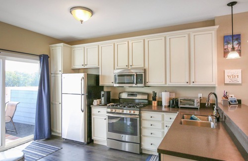 Ottawa Condo | Sunshine Terrace | 2 Bed, 2.5 Bath
