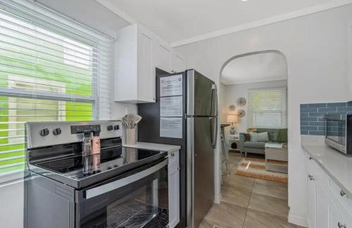 Largo Apartment | Sunshine Tropical Villa