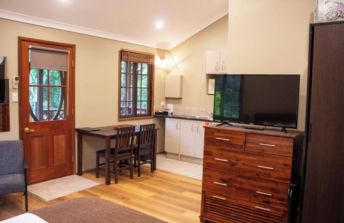 West Woombye Cottage | Sunshine Valley Cottages