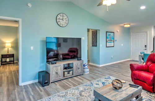 Highland Condo | 'Sunshine Villa' Condo on Golf Resort w/ Porch!