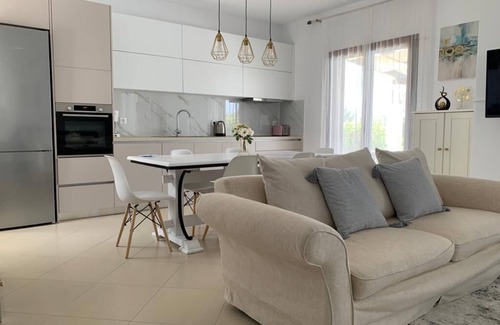 Vlicha Villa | "Sunshine" with swimming pool, very close to the beach!