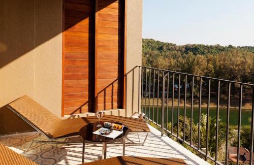 Nai Harn Resort | Sunsuri Phuket - SHA Plus