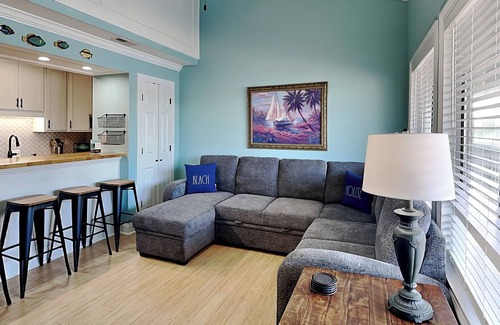 Holiday Beach Condo | Sunswept Condominium #210 | Gulf View + Resort Amenities