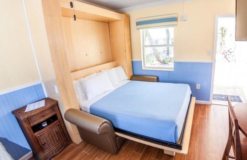 Nokomis Resort | Suntan Terrace