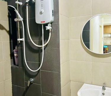 Bangi Sentral Apartment | Sunway Gandaria 3BR with Aircond, Wi-Fi, Netflix, Washer, Kitchen