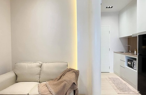 Wat Ket Apartment | Supanich