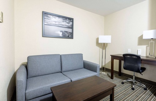 Truro Hotel | Super 8 by Wyndham Truro NS