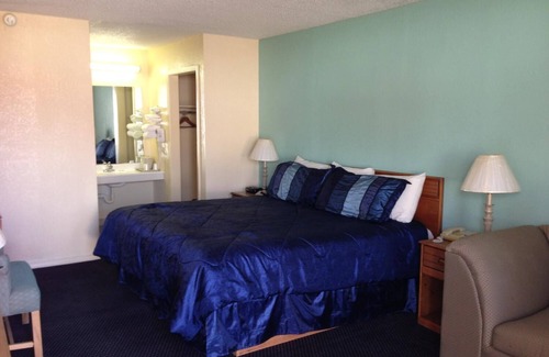 Siloam Springs Hotel | Super 7 Inn Siloam Springs