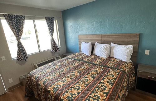 Joplin Hotel | Super 7 INN