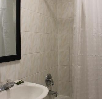 Highland Hotel | Super 7 Motel London